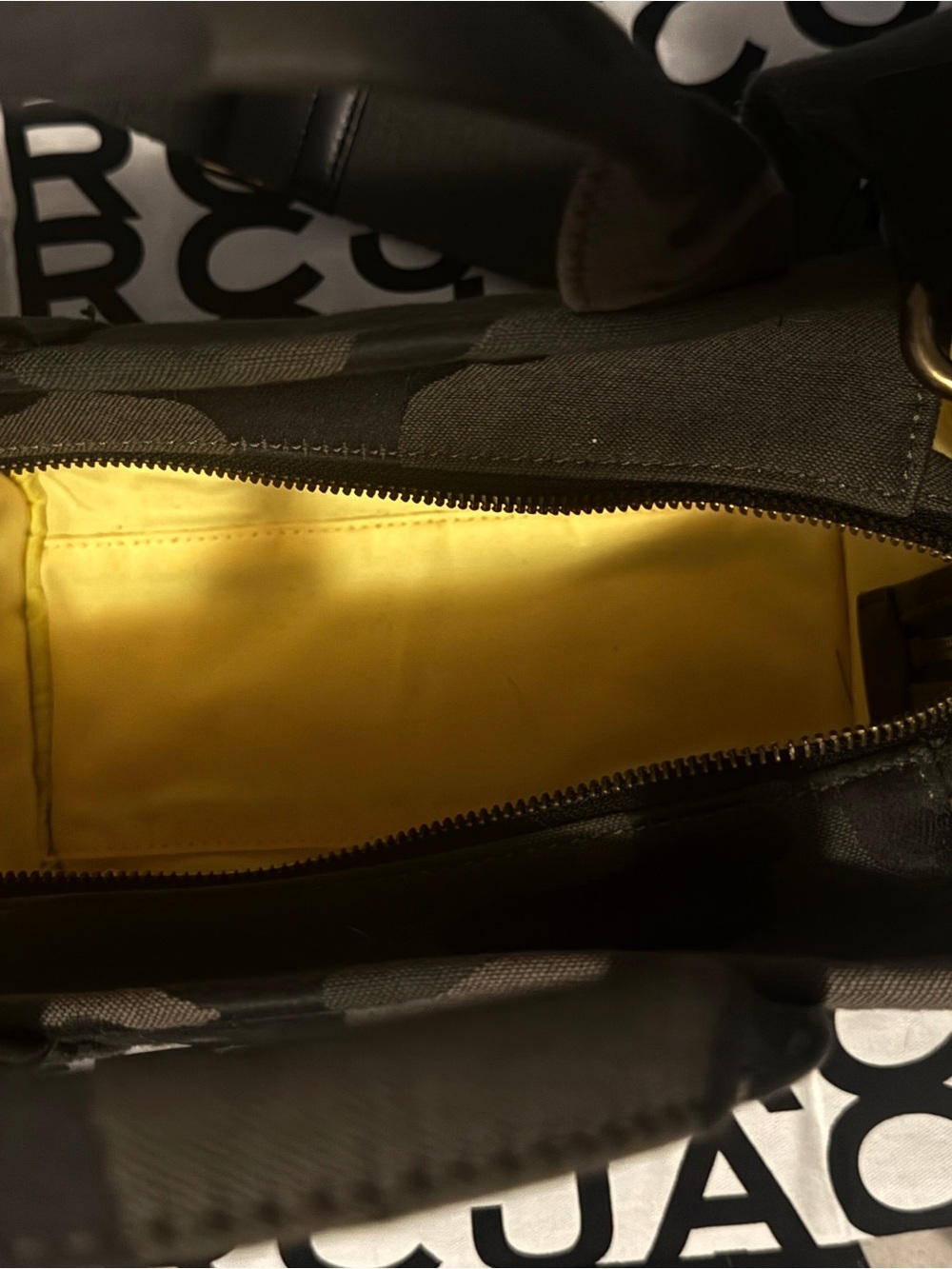 Marc Jacobs Camo 'The Tote Bag' - Picture 7 of 9
